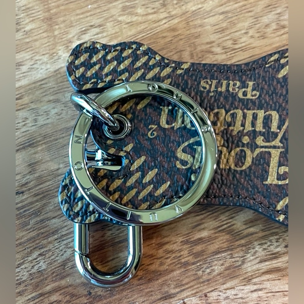 Louis Vuitton LV MADE Bear Keychain Bag Charm - Picture 5 of 8